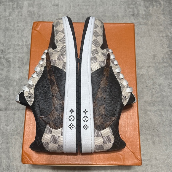 Air Jordan 1 low Louis Vuitton Monogram - Picture 6 of 9